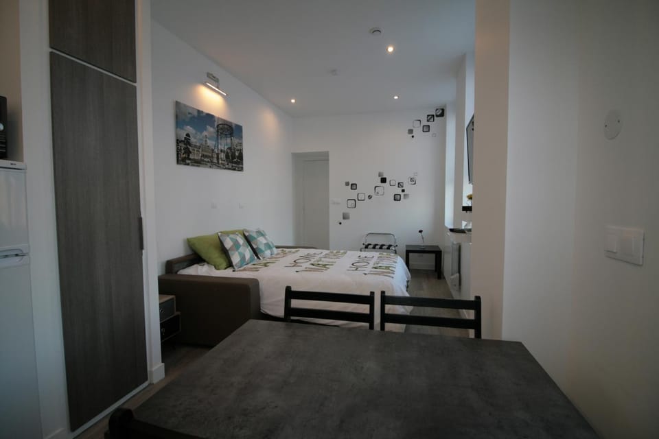 Dining area, Bedroom