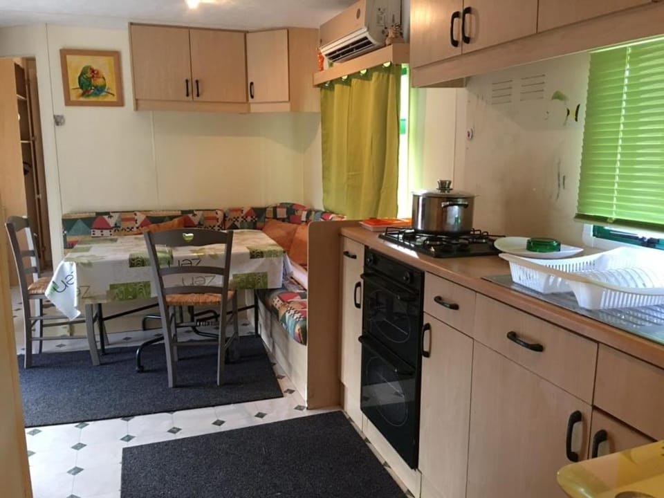 Parc Des Oliviers Campground/ 
RV Resort in Occitanie