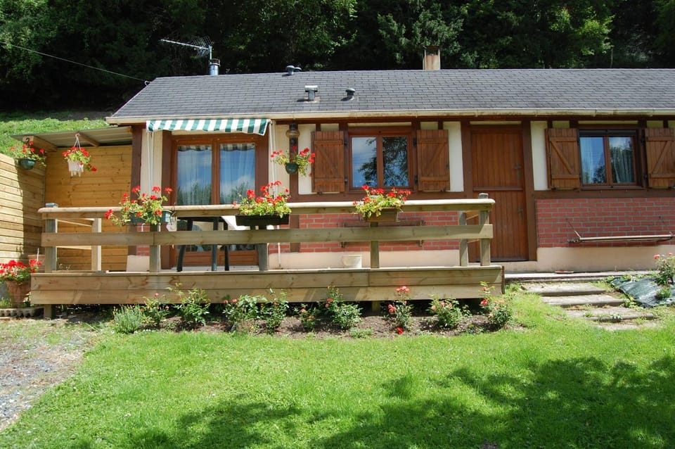 le chalet de la vallée Chalet in Normandy