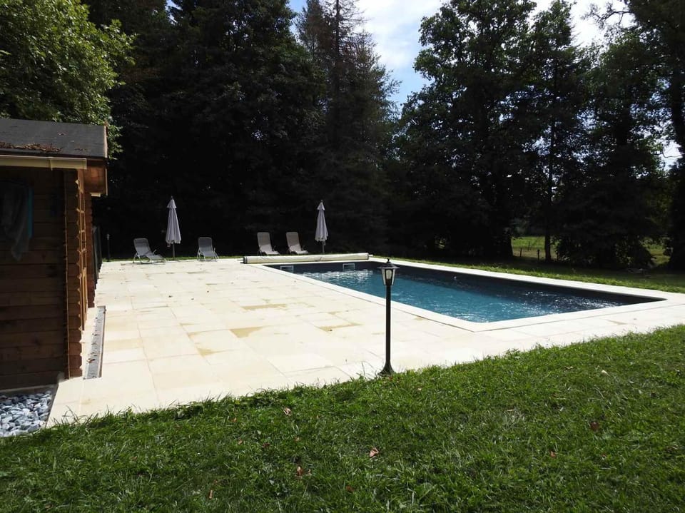 Swimming pool, Swimming pool
