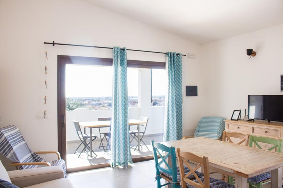 Patio, TV and multimedia, Balcony/Terrace, Living room, Seating area, Dining area, internet