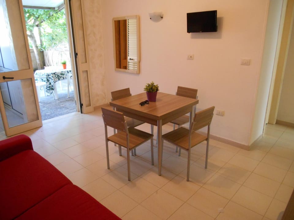 TV and multimedia, Living room, Dining area