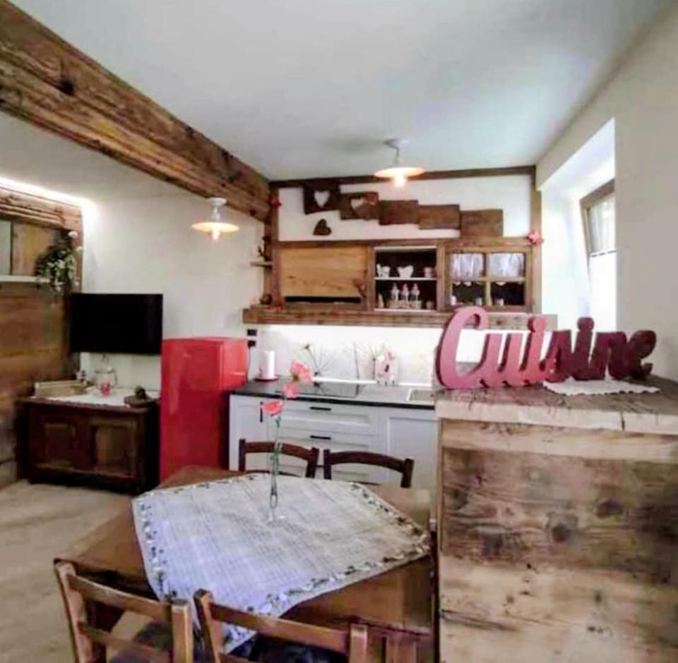 Canton d'Antan House in Aosta Valley, Italy