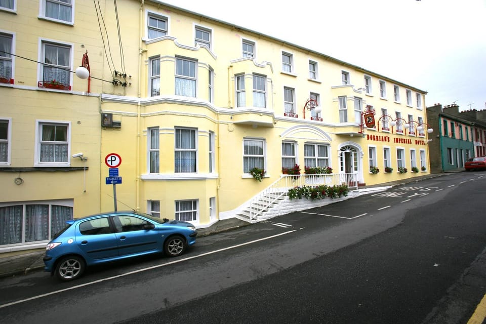 Facade/entrance
