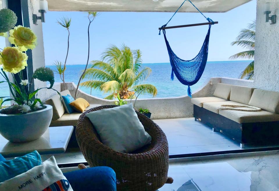 Flamingo Paradise Front by Cielo Maya Apartment in Cancun