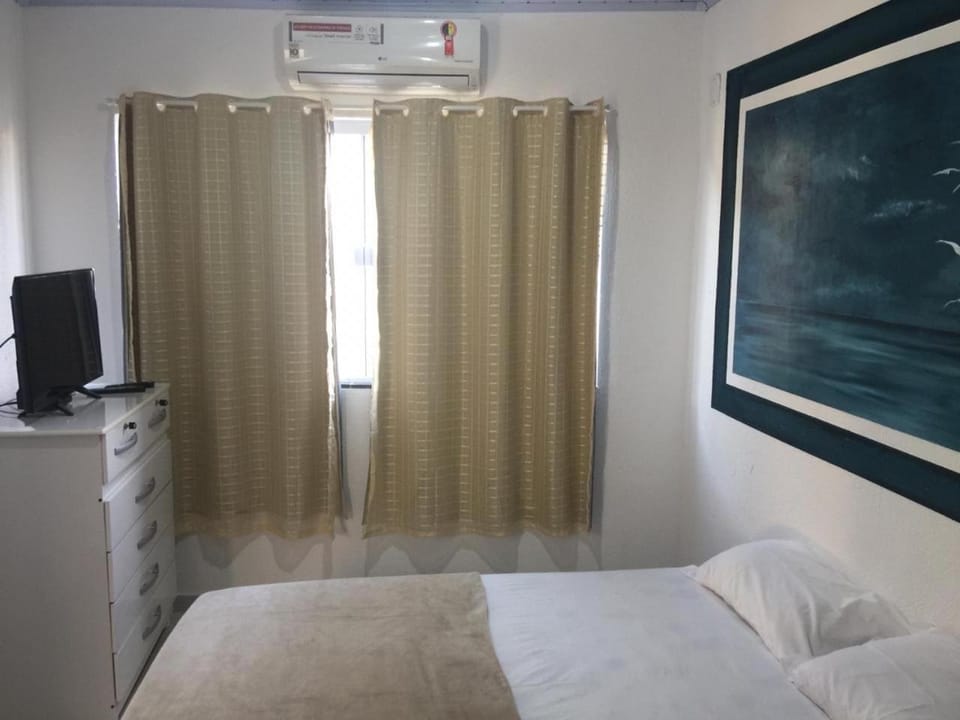 Bed, TV and multimedia, Bedroom, air conditioner