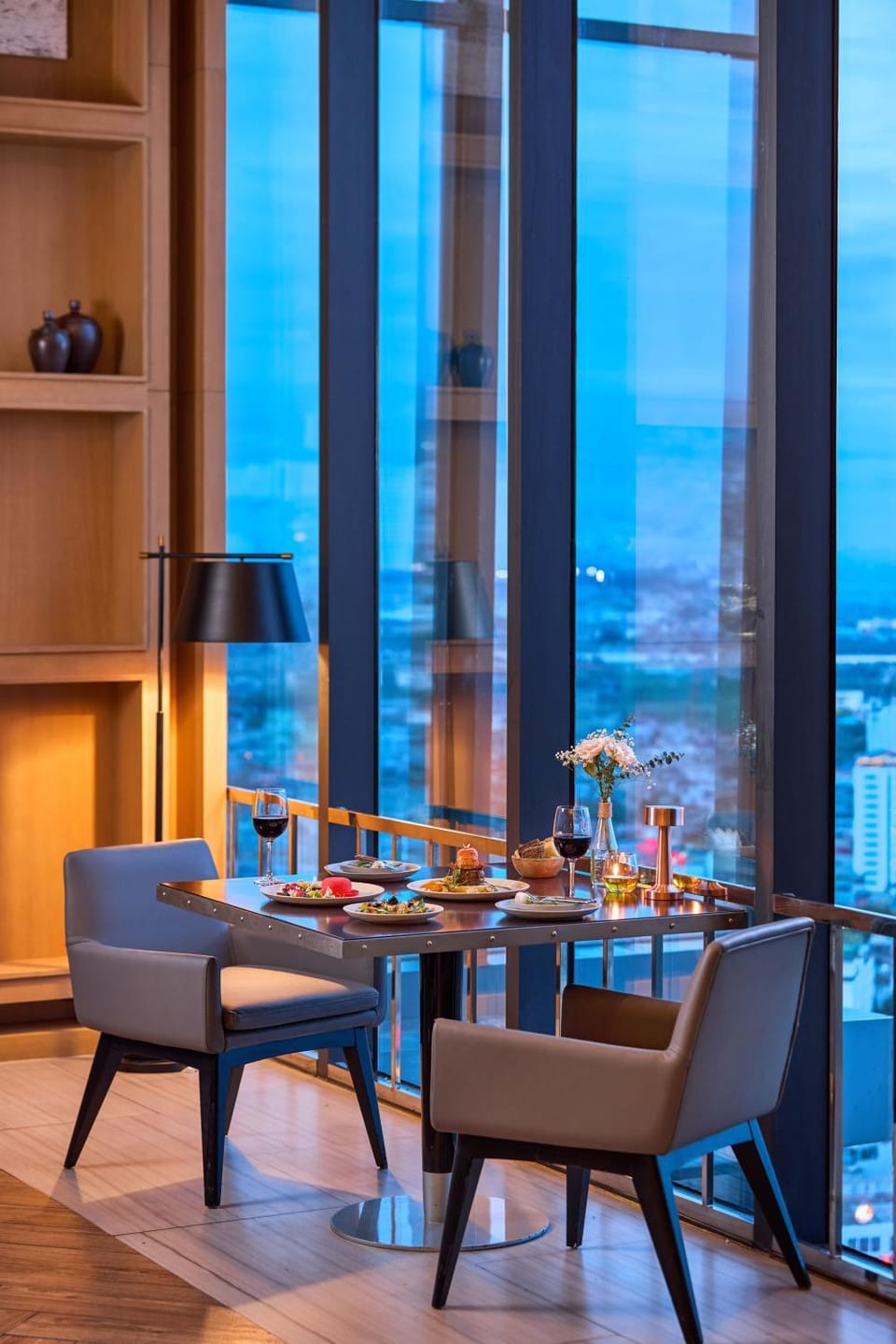 Restaurant/places to eat, View (from property/room), Food and drinks, Dining area, Drinks
