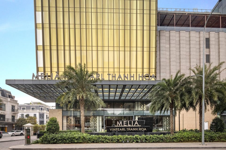 Facade/entrance, Parking