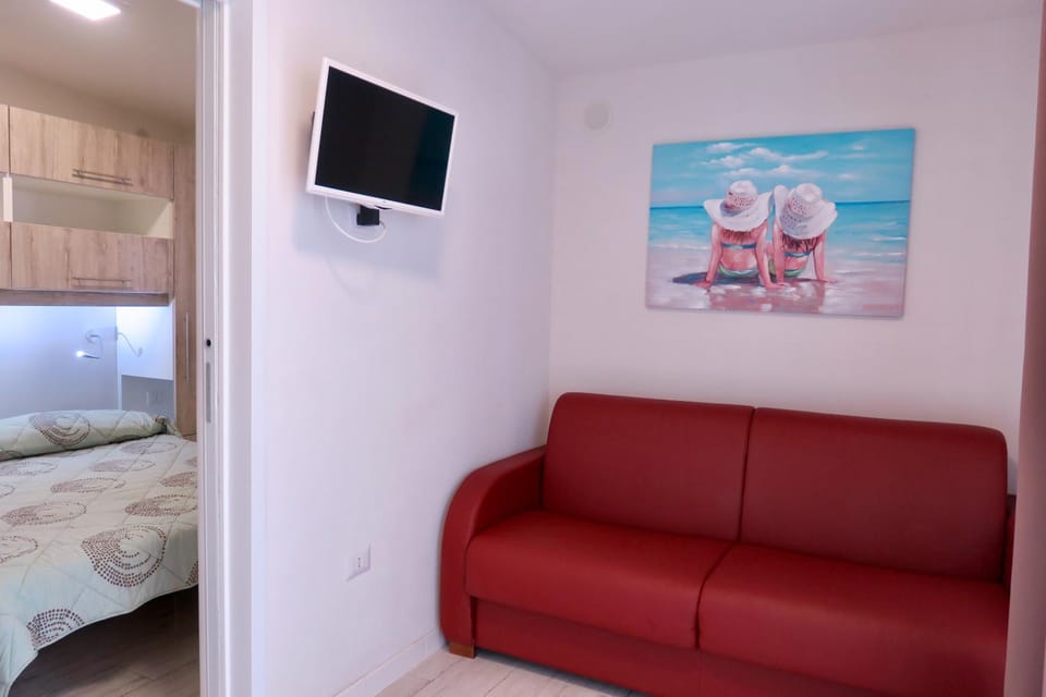 Bed, TV and multimedia, Living room