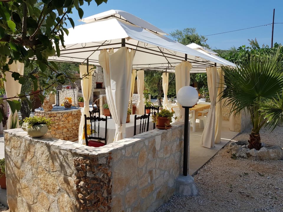 BILOCALE IMMERSO NELLA NATURA House in Province of Foggia