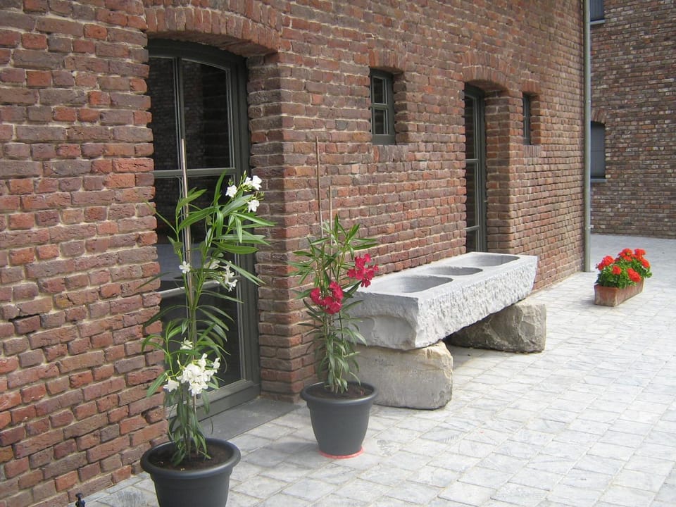 Facade/entrance, Decorative detail