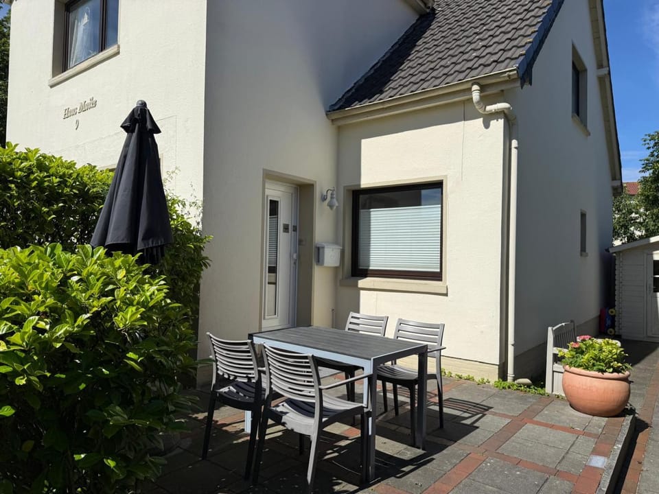Meike 2 - Ebenerdige Wohnung mit Terrasse und kleinem Garten Apartment in Friesland