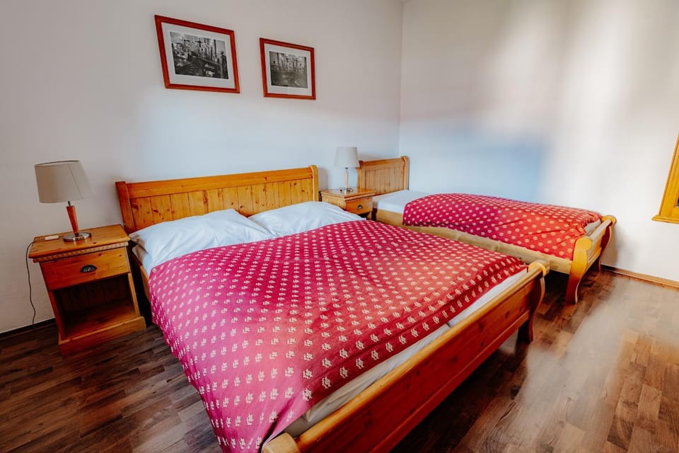 Photo of the whole room, Bedroom