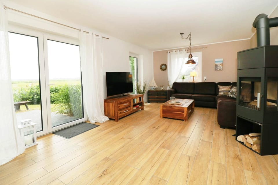 TV and multimedia, Living room, Seating area, flat iron