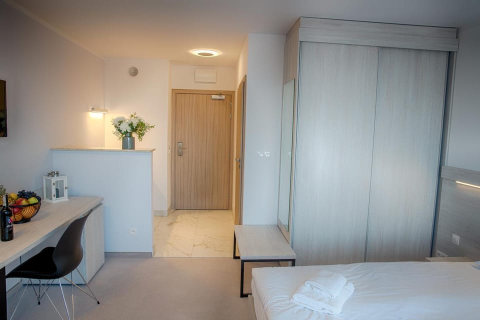 Bed, Photo of the whole room, Bedroom, hair dresser, wardrobe