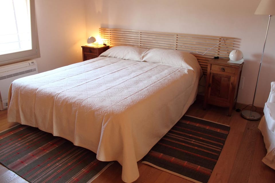Bed, Day