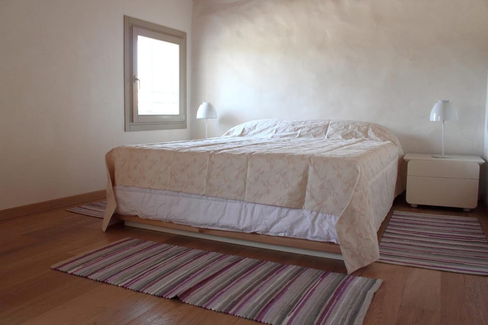 Day, Photo of the whole room