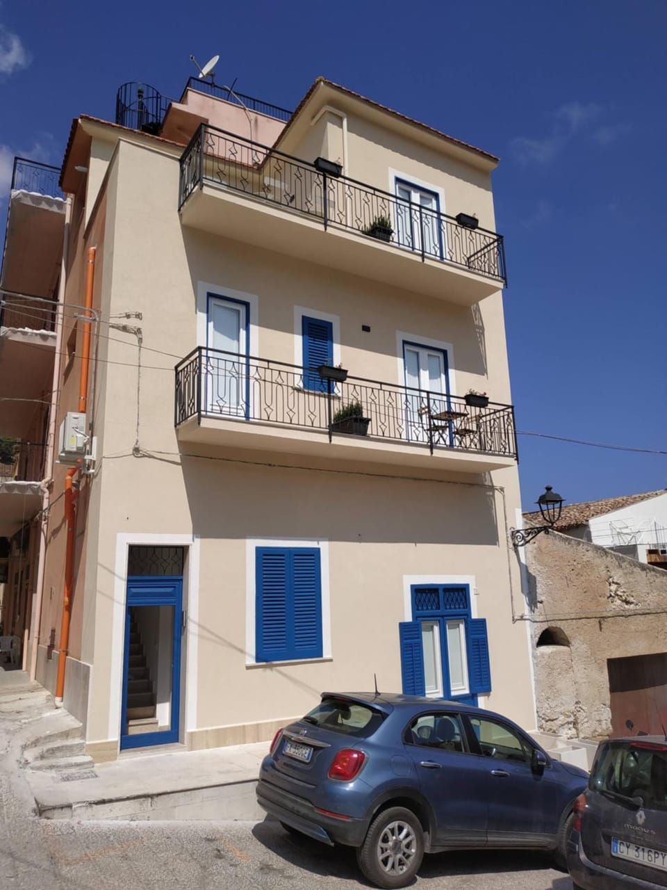Property building, Facade/entrance