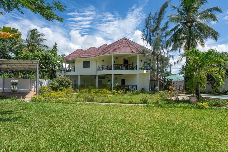 Property building, Garden view