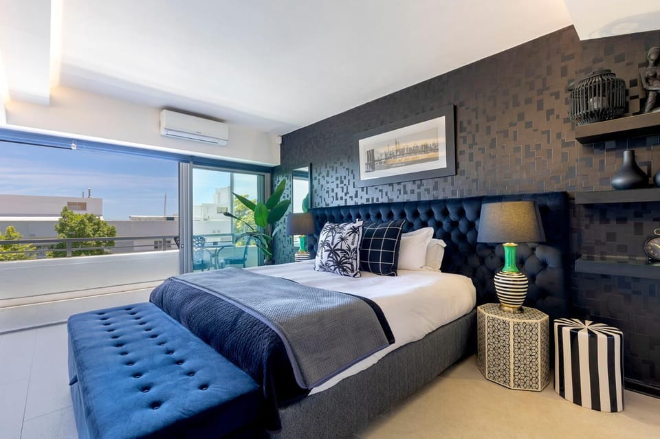 Clifton YOLO Spaces - Clifton Beachfront Executive Apartment Apartment in Cape Town