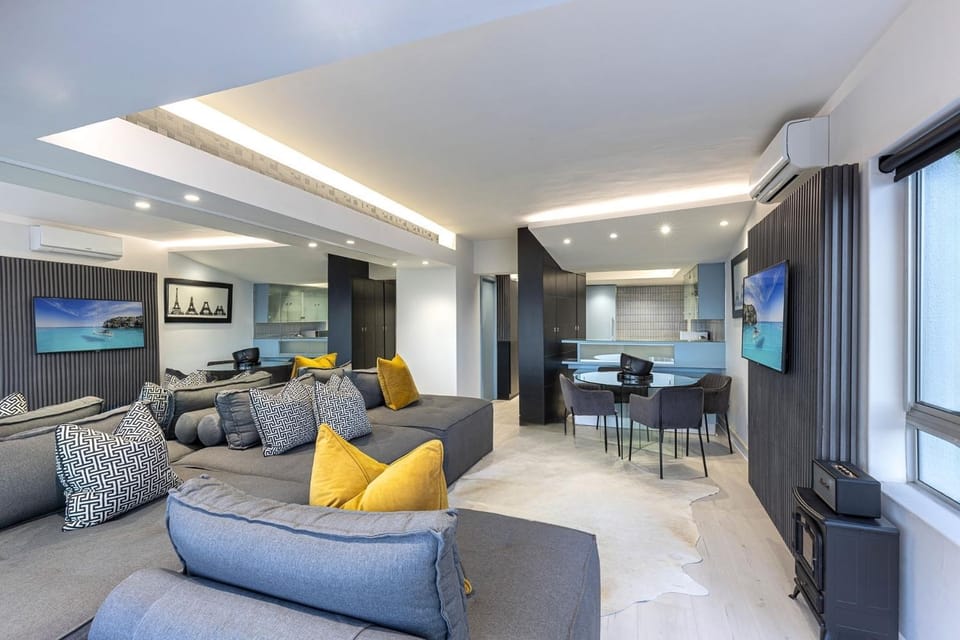 Clifton YOLO Spaces - Clifton Beachfront Executive Apartment Apartment in Cape Town