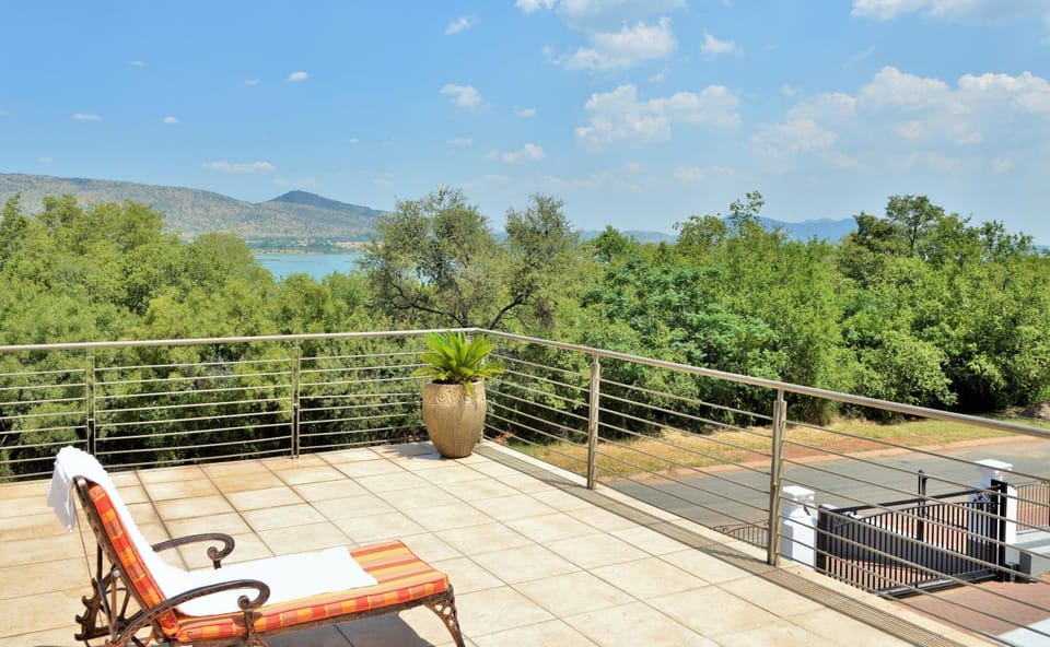 Nearby landmark, Day, Natural landscape, View (from property/room), Balcony/Terrace, Lake view, Mountain view, River view, Swimming pool, sunbed, Internal: Not applicable to any particular room