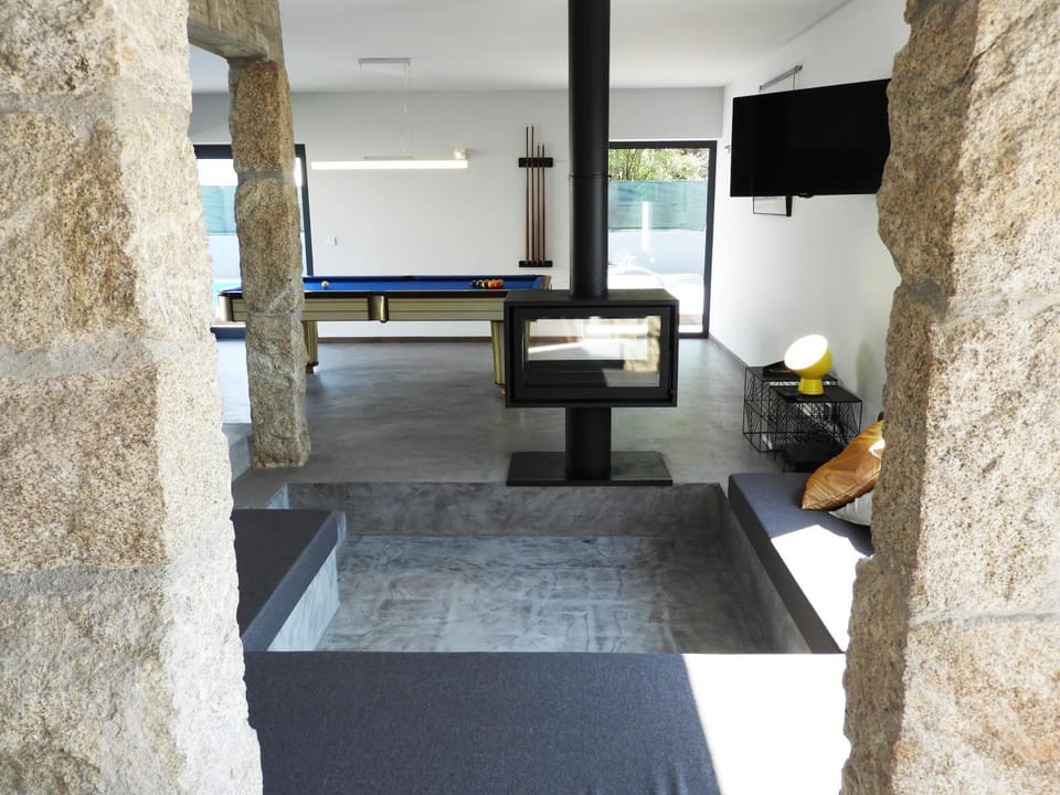 Communal lounge/ TV room, fireplace