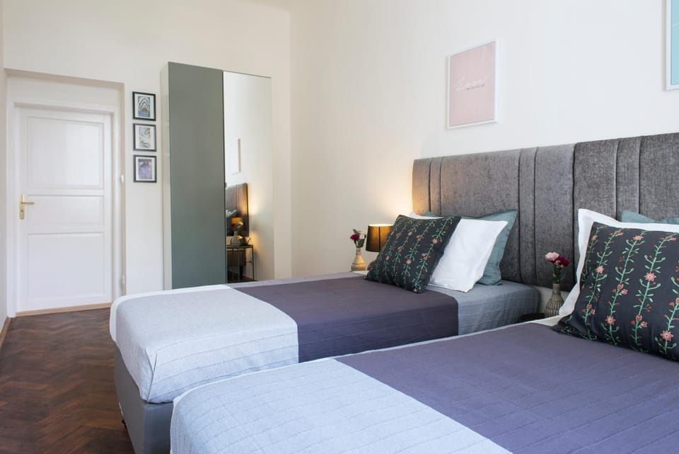 Seating area, Bedroom, Area and facilities