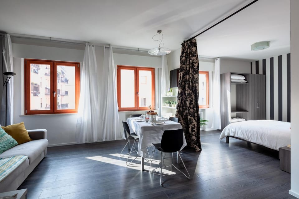 Bed, Living room, Photo of the whole room, Bedroom, air conditioner
