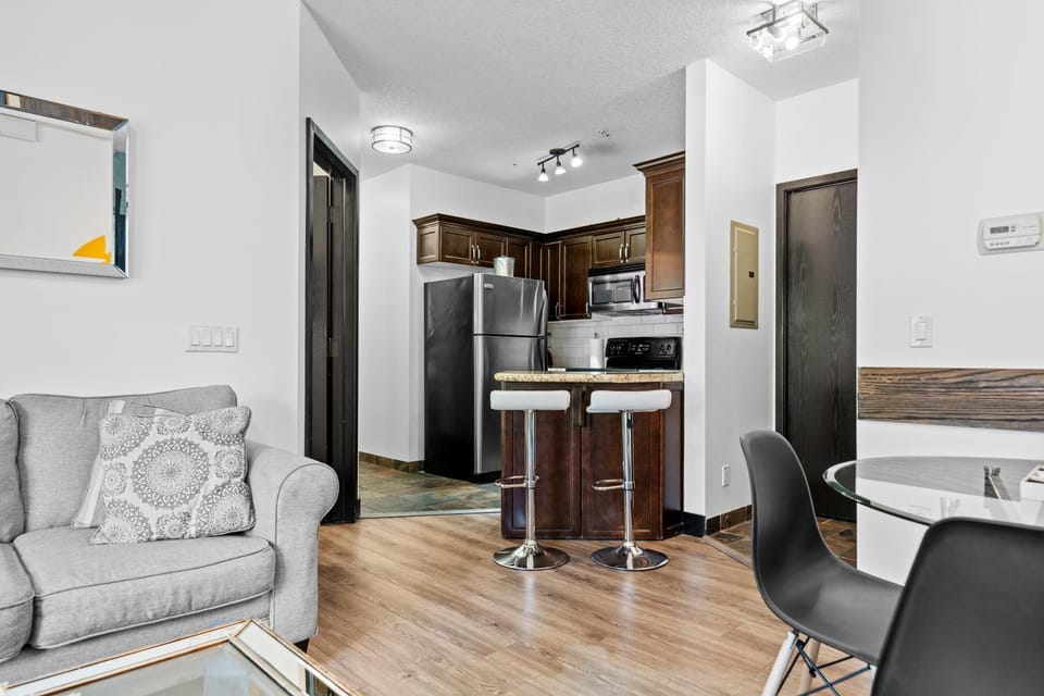 Kitchen or kitchenette, Living room, Seating area
