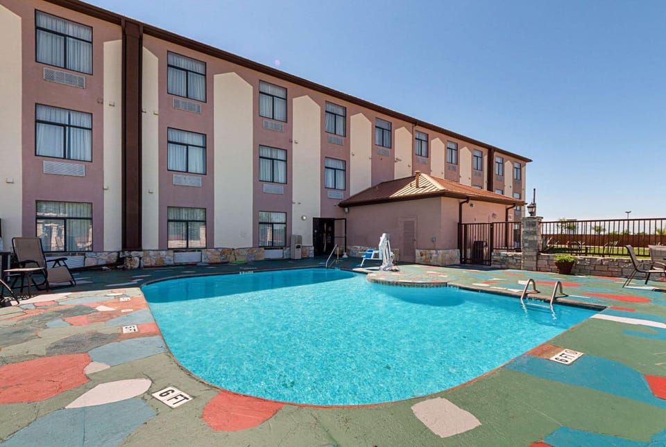 On site, Pool view, Swimming pool, Swimming pool