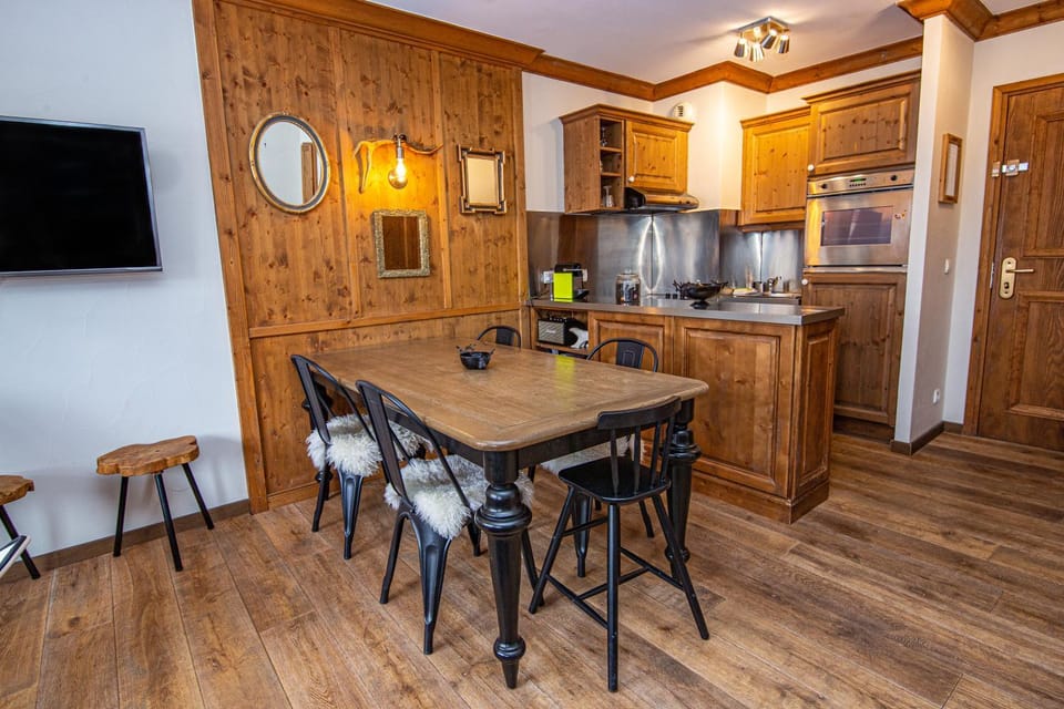Kitchen or kitchenette, Dining area, dishwasher, minibar, pet friendly, stove, toaster