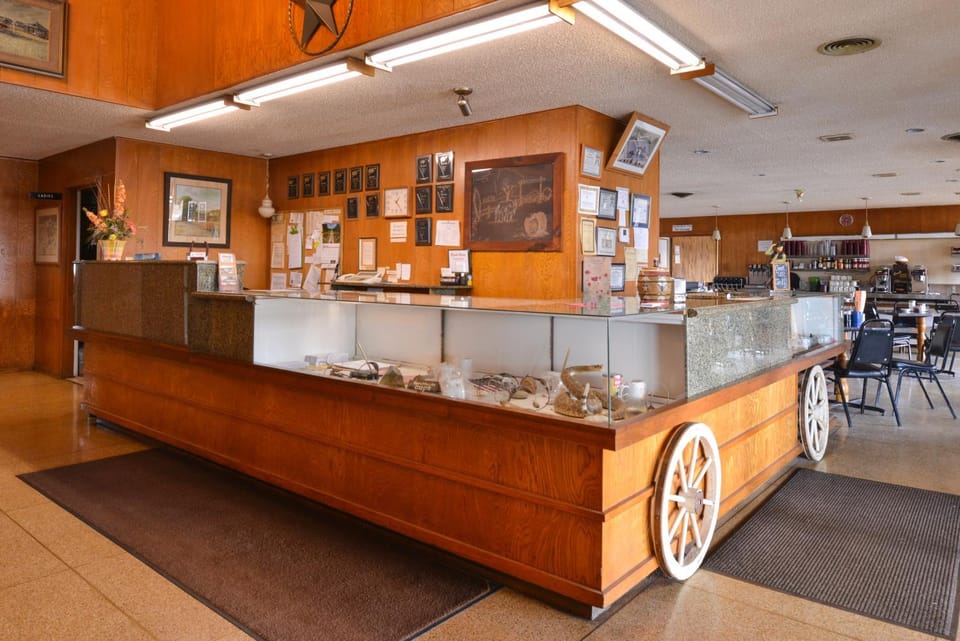 Restaurant/places to eat, Lobby or reception