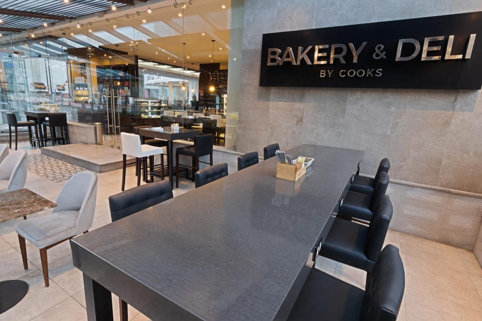 Restaurant/places to eat, Food, Breakfast, Lunch, Dinner, Drinks