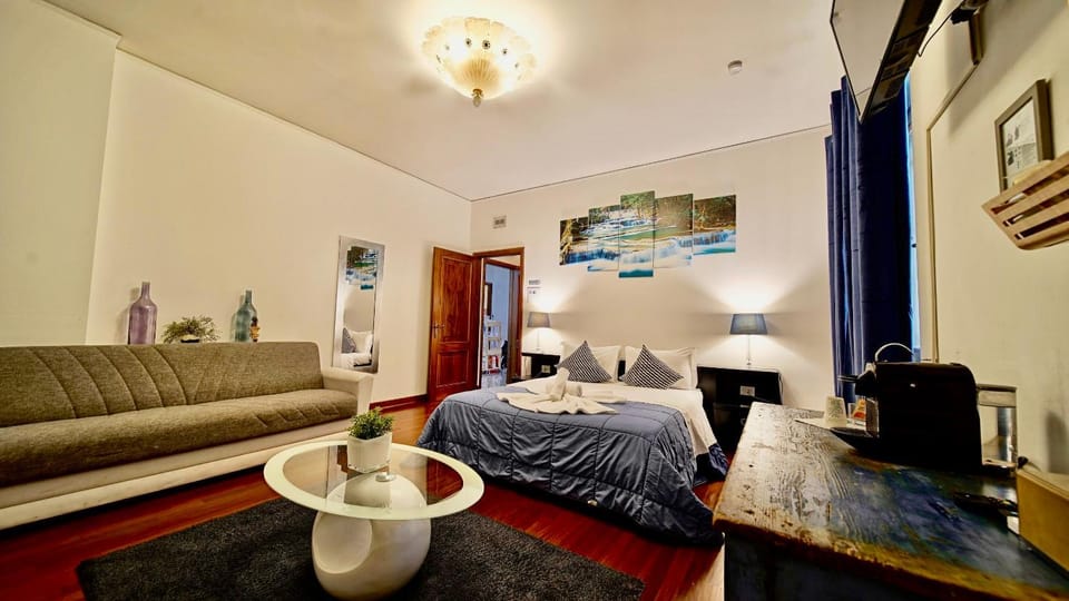 Photo of the whole room, Bedroom