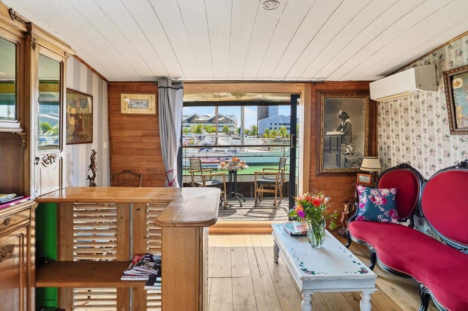 View (from property/room), Kitchen or kitchenette, Living room, Seating area, Dining area