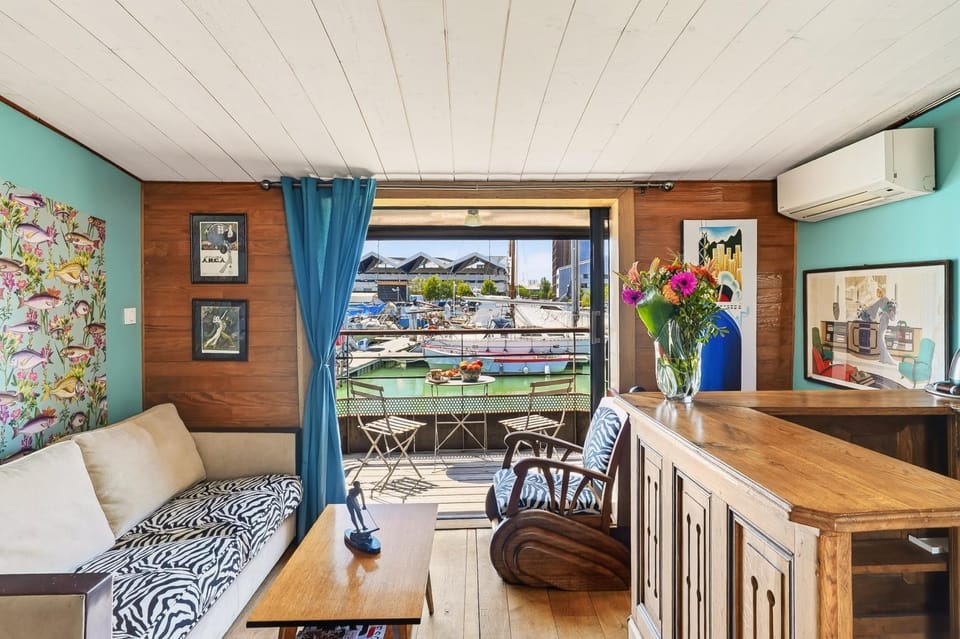 View (from property/room), Balcony/Terrace, Living room, Seating area, Dining area