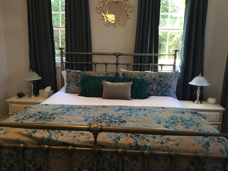 The Ocean Bay House Bed and Breakfast in Bay Shore