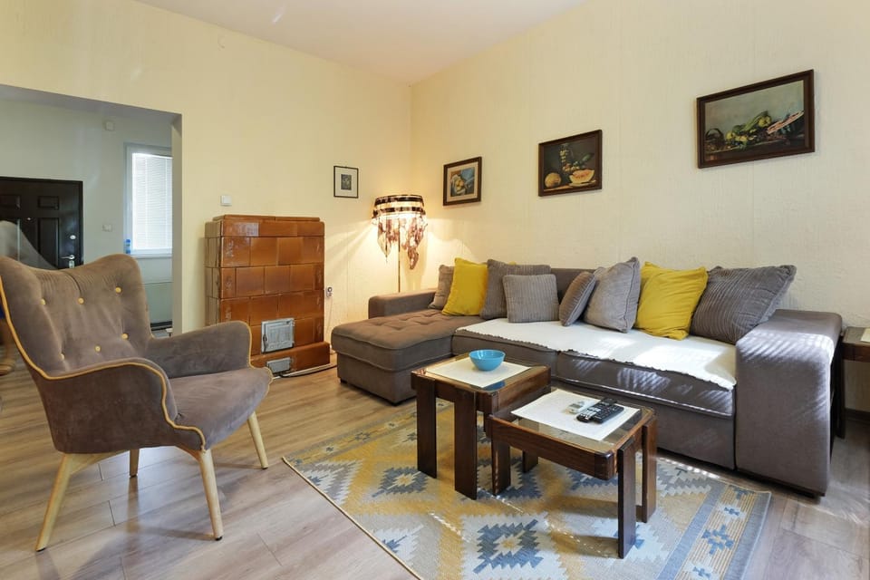 Day, Summer, Living room, Seating area
