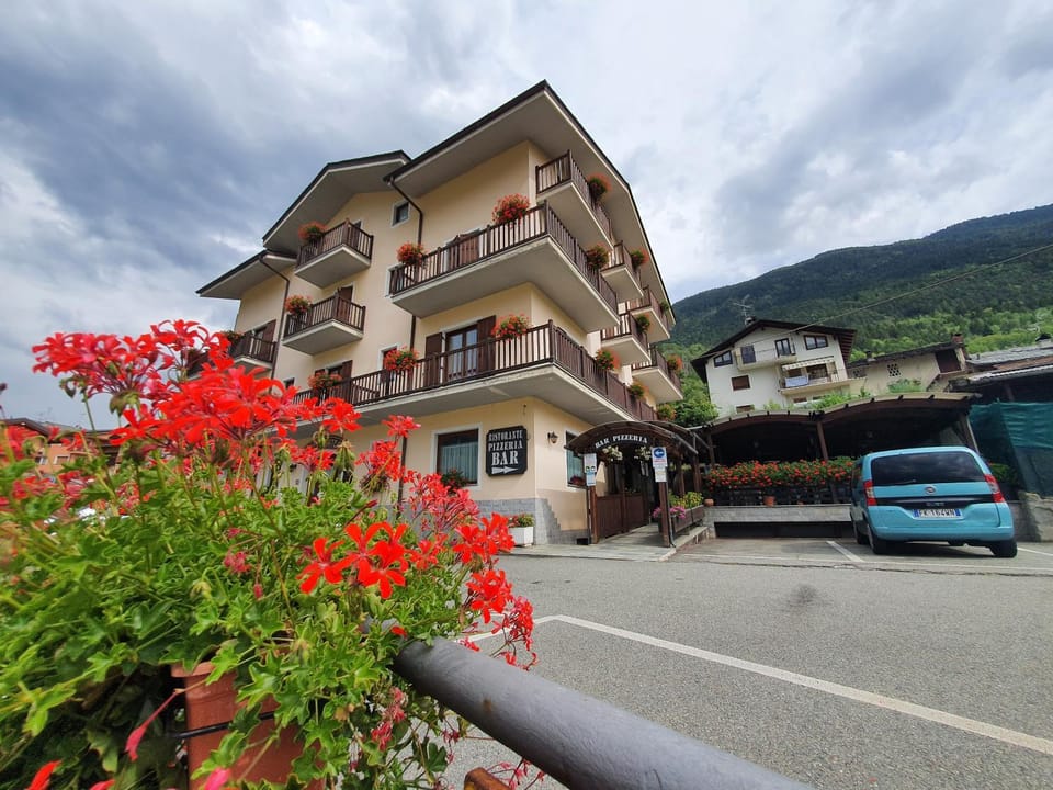 Hotel Ristorante Château Hotel in Aosta Valley, Italy