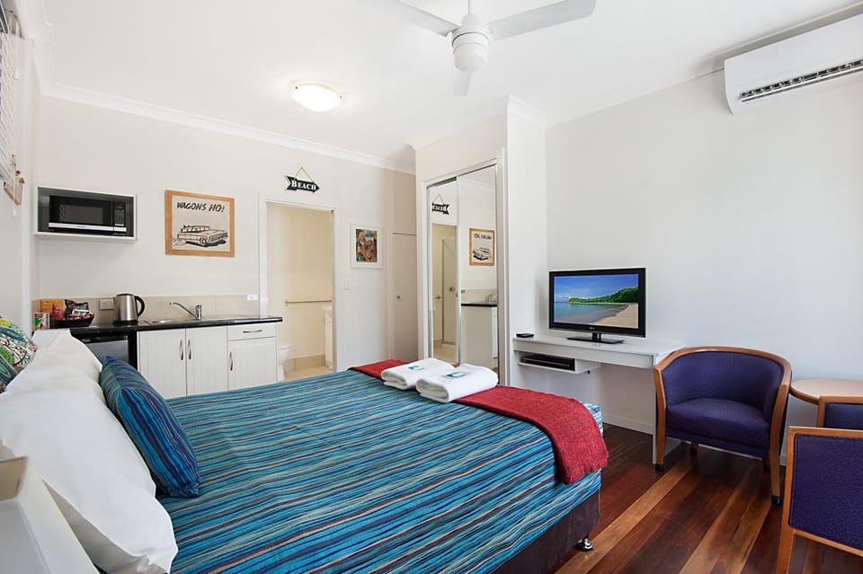 Coffee/tea facilities, Kitchen or kitchenette, Food and drinks, Alcoholic drinks