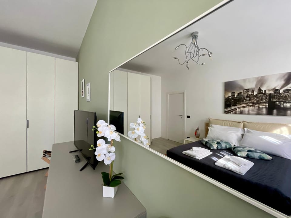 Ca' Monica Panoramic-Canal View, Biennale Apartment in Venice