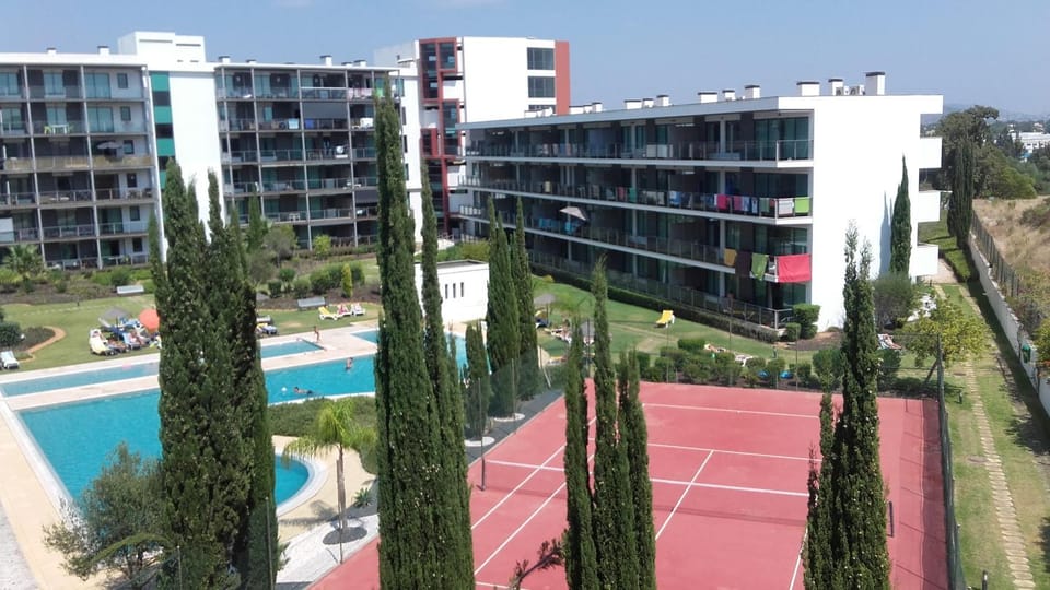 Bird's eye view, On site