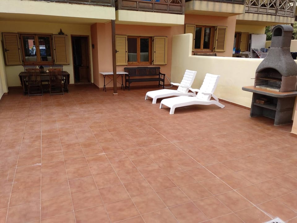 BBQ facilities, Balcony/Terrace, Seating area