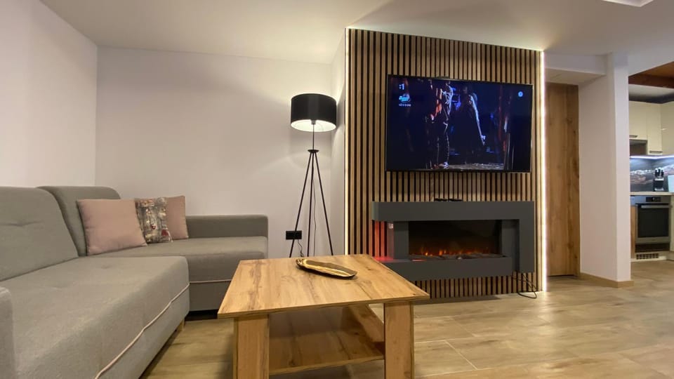 TV and multimedia, Living room, Decorative detail
