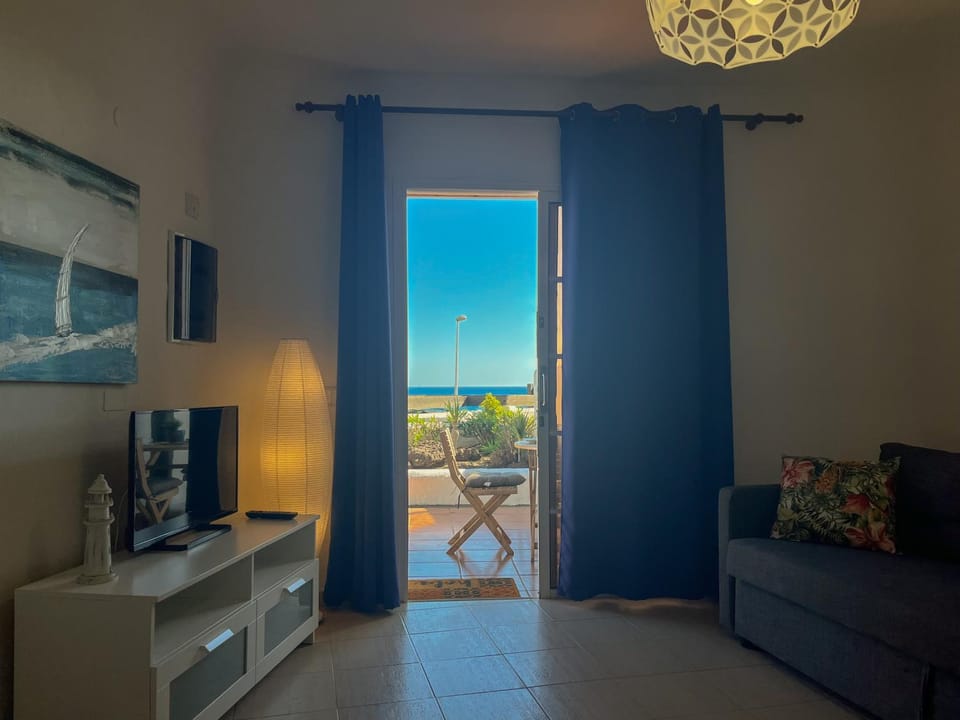 TV and multimedia, Living room, Seating area, Sea view