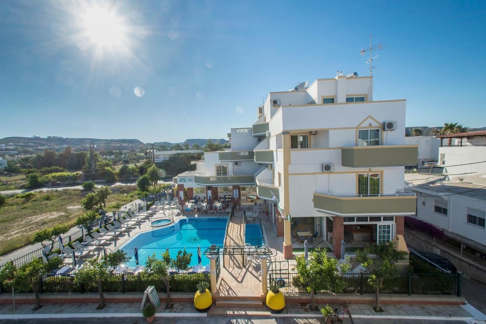 View (from property/room), Pool view