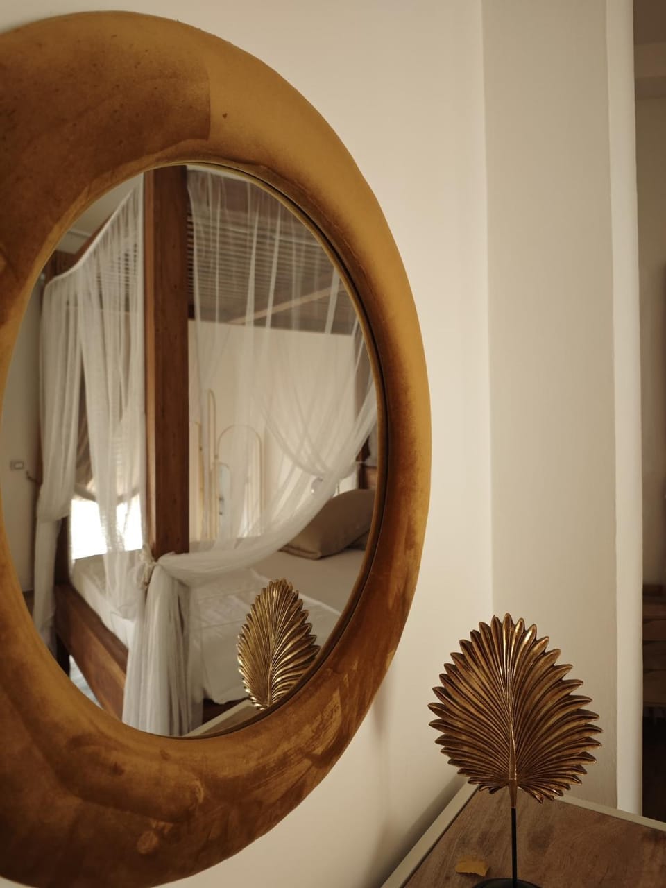 Bed, Photo of the whole room, Decorative detail, Bedroom