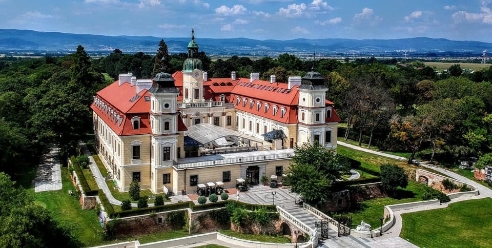 Property building, Nearby landmark, Bird's eye view, Golfcourse, View (from property/room)