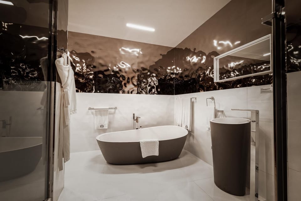 Bathroom, Bath